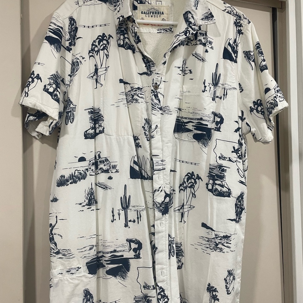 California Cowboy xxl but fits snug never worn white with blue vintage designs
